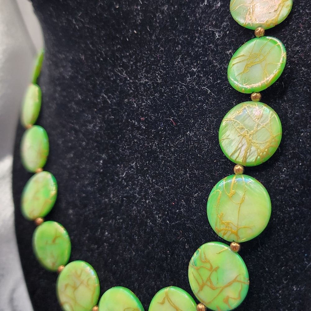Vintage Mother of pearl necklace Green Circle Disks with Gold tone Beads 16" - Picture 2 of 5